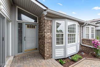 48728 Sundance Ct, Shelby Township, MI 48315