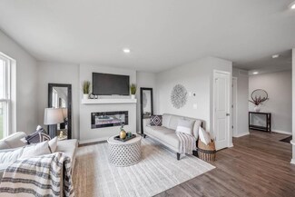 1255 Meadow View Dr, Carlisle, IA 50047
