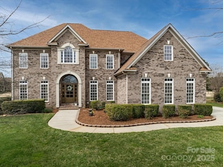 5501 Two Iron Dr, Matthews, NC 28104