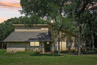 4 Royal Oaks Blvd, Lake Dallas, TX 75065
