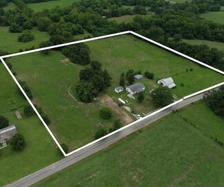 1176 E 418th Rd, Bolivar, MO 65613