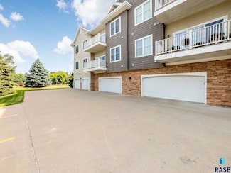 6106 S Avalon Ave, Sioux Falls, SD 57108