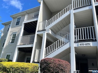 876 Juniper Way, Mahwah, NJ 07430