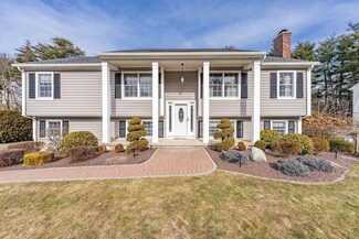 11 Hemlock Dr, Holyoke, MA 01040