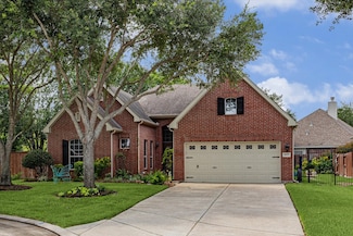1607 N Primavera Dr, Pearland, TX 77581