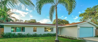 8045 W Lake Dr, West Palm Beach, FL 33406