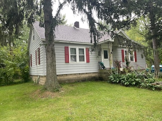 7078 Us 12 Hwy W, Three Oaks, MI 49128