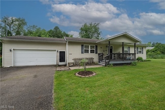 323 Mccook Ave, Dennison, OH 44621