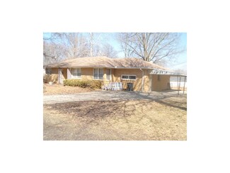 711 N Ohio St, Adrian, MO 64720