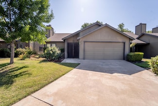 2544 E Tulare Ave, Visalia, CA 93292