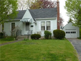 10 Orchard St, Perry, NY 14530
