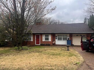 6818 Duckworth St, Saint Louis, MO 63121