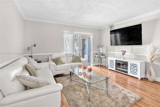 18850 NW 57th Ave Unit 205, Hialeah, FL 33015