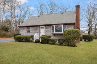 25 Ridgeway Dr, Warren, RI 02885