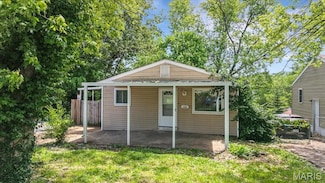 3368 Suncrest Ave, Saint Louis, MO 63114