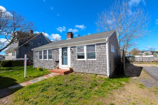 145 Pleasant St, Hyannis, MA 02601