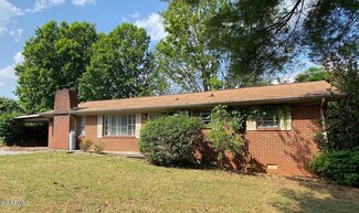 401 Lynn Dr, Maryville, TN 37804