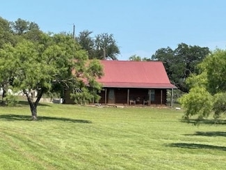 194 W Flag Creek Dr, Llano, TX 78643
