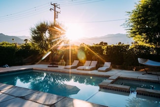 1889 Marguerite St, Palm Springs, CA 92264