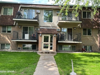 1814 22nd Ave S Unit 212, Grand Forks, ND 58201