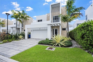 10330 NW 68th St, Doral, FL 33178