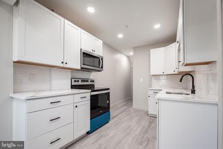 1002 S Broom St, Wilmington, DE 19805