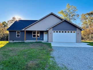 560 Saint Anthony Dr, Jamestown, TN 38556