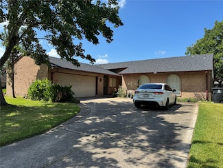 15538 Baybrook Dr, Houston, TX 77062