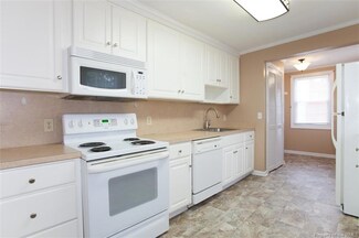 808 Paul St, Newport News, VA 23605