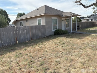 230 D St NW, Ephrata, WA 98823