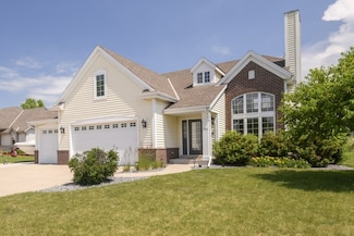 706 Stoecker Farm Ave, Mukwonago, WI 53149