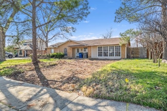 221 W Park St, Little Elm, TX 75068