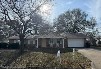 306 Harriet Place, Sallisaw, OK 74955