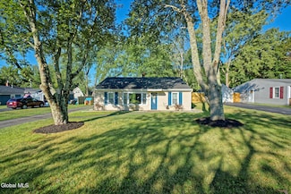 2 Alamo Ln, Schenectady, NY 12304