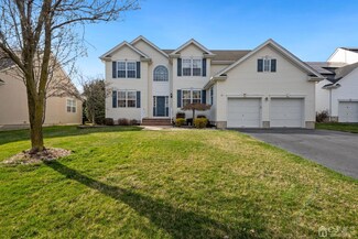 27 Timberhill Dr, Franklin Park, NJ 08823