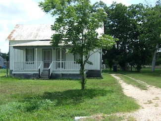 142 County Road 202, Weimar, TX 78962