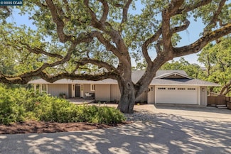 561 Morecroft Rd, Lafayette, CA 94549