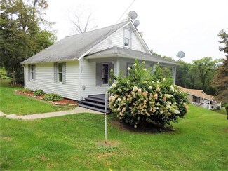 1790 Royal Dr, Ellwood City, PA 16117