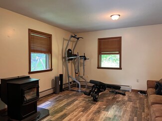 1 Monarch Ln, Claremont, NH 03743