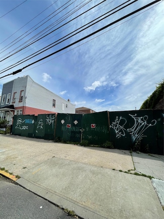 57-37 59th St, Flushing, NY 11378