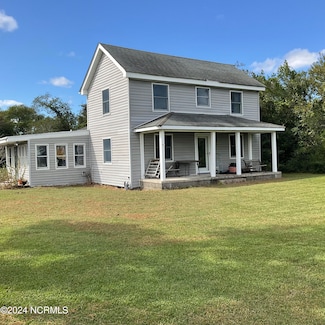330 Narrow Shore Rd, Aydlett, NC 27916