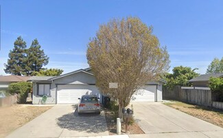 820 Apricot Ln, Hollister, CA 95023