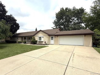 25830 Matilda Ave, Flat Rock, MI 48134