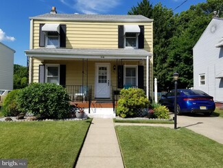 40 Iowana Ave, Ewing, NJ 08638
