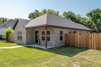 1000 E Allen Ave, Fort Worth, TX 76104