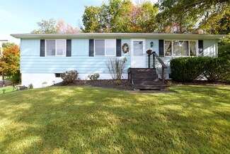 36 Deming Dr, Endicott, NY 13760