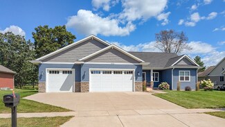 4915 Club House Ln, Eau Claire, WI 54703