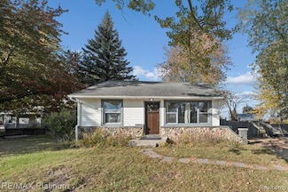 53970 10 Mile Rd, South Lyon, MI 48178