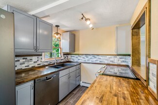 16 Archer St, Plymouth, MA 02360