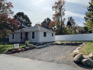 16 Crestwood Rd, Coventry, CT 06238